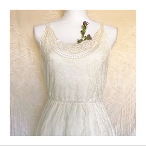 Forever 21 Lace and crochet romantic dress S
